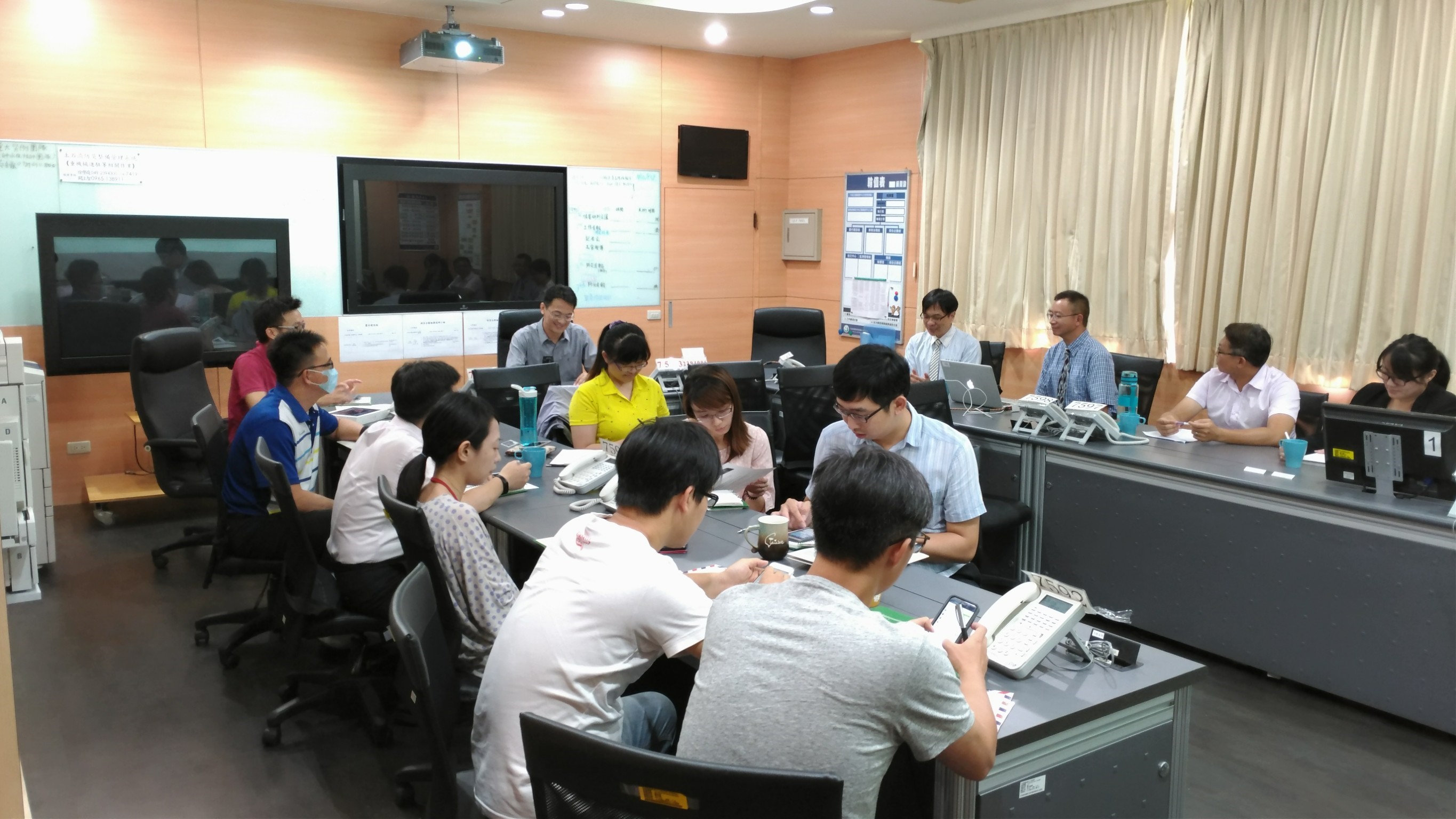 圖2、演講進行中（1）